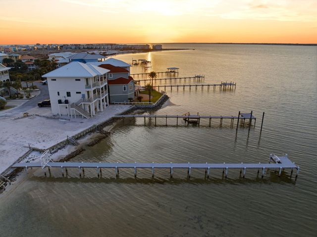 1468 Bermuda Drive, Navarre, FL 32566