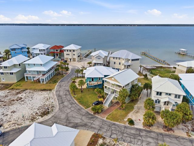 1468 Bermuda Drive, Navarre, FL 32566