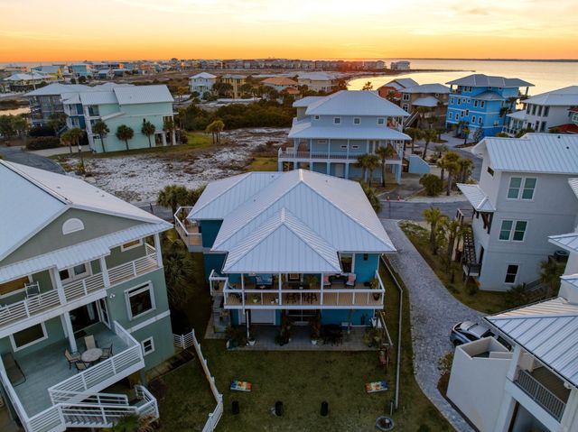 1468 Bermuda Drive, Navarre, FL 32566