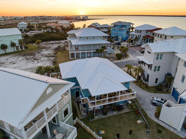 1468 Bermuda Drive, Navarre, FL 32566