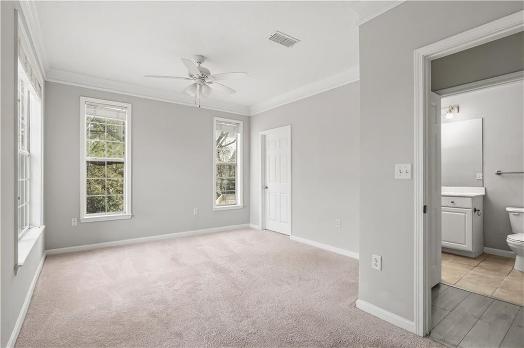 Image 12 of property listing at 4102 Westchester Ridge NE, Brookhaven, GA 30329