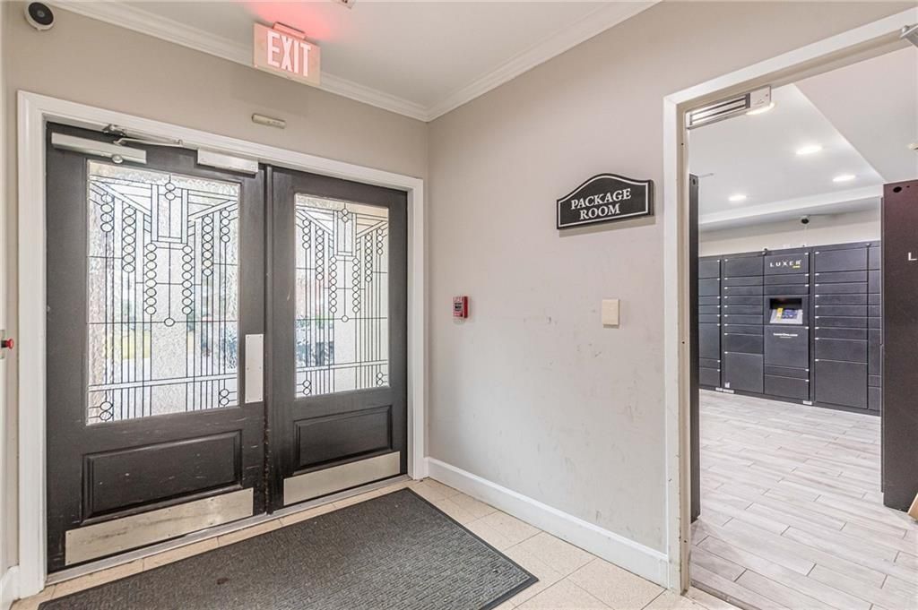 Image 17 of property listing at 4102 Westchester Ridge NE, Brookhaven, GA 30329