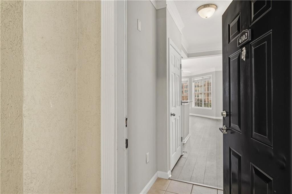 Image 2 of property listing at 4102 Westchester Ridge NE, Brookhaven, GA 30329