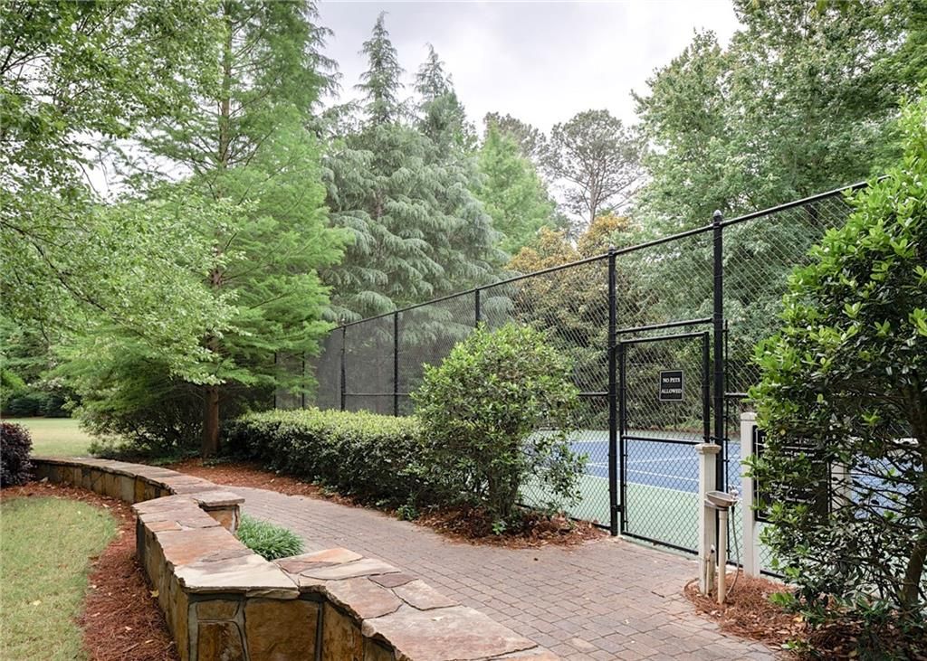 Image 29 of property listing at 4102 Westchester Ridge NE, Brookhaven, GA 30329
