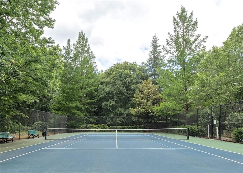 Image 30 of property listing at 4102 Westchester Ridge NE, Brookhaven, GA 30329