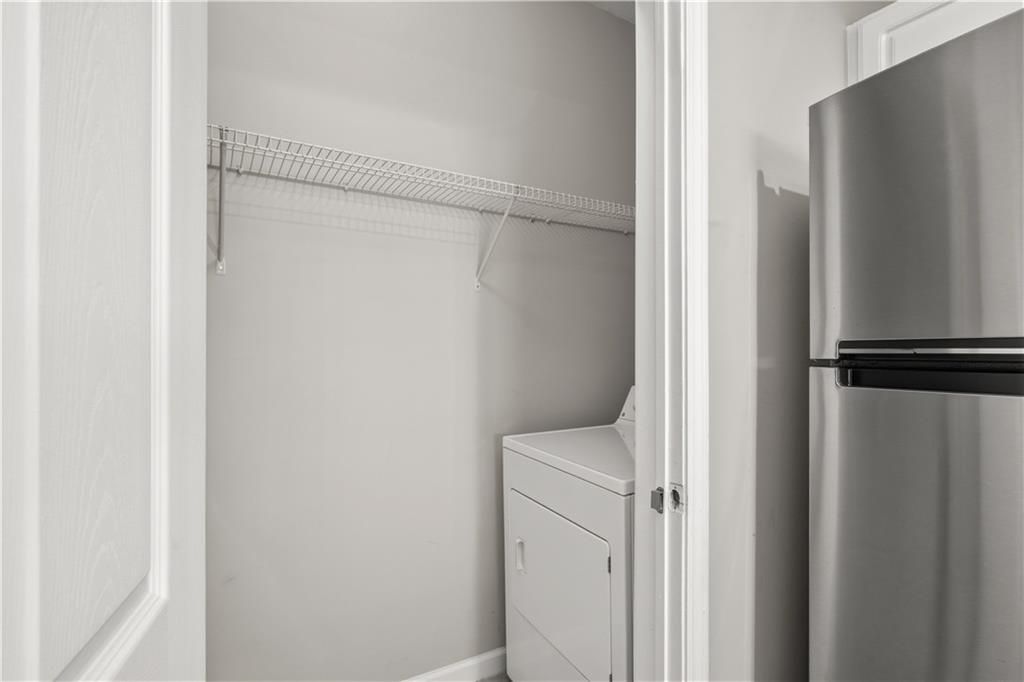 Image 9 of property listing at 4102 Westchester Ridge NE, Brookhaven, GA 30329