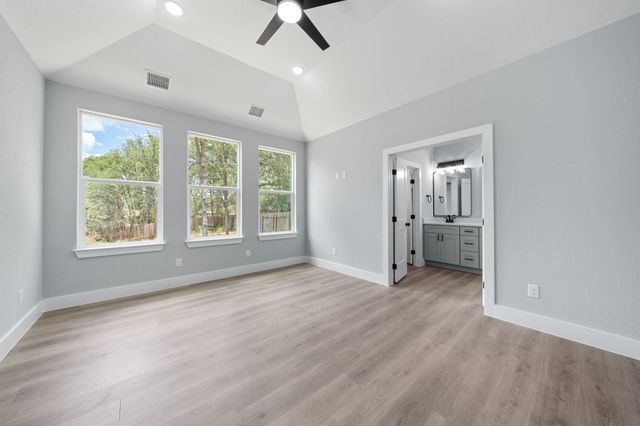 106 Halawa CT, Bastrop, TX 78602