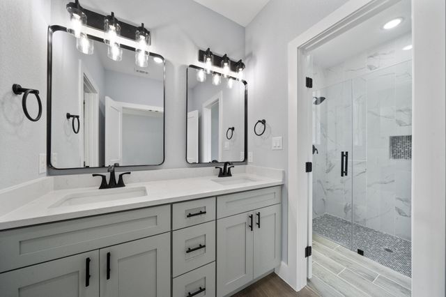 106 Halawa CT, Bastrop, TX 78602