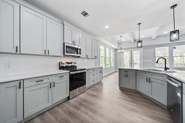 106 Halawa CT, Bastrop, TX 78602