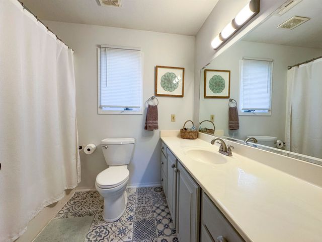 157 S Peachwood Dr., Haysville, KS 67060