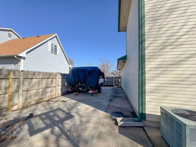 157 S Peachwood Dr., Haysville, KS 67060