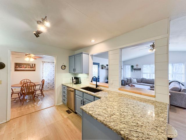 157 S Peachwood Dr., Haysville, KS 67060