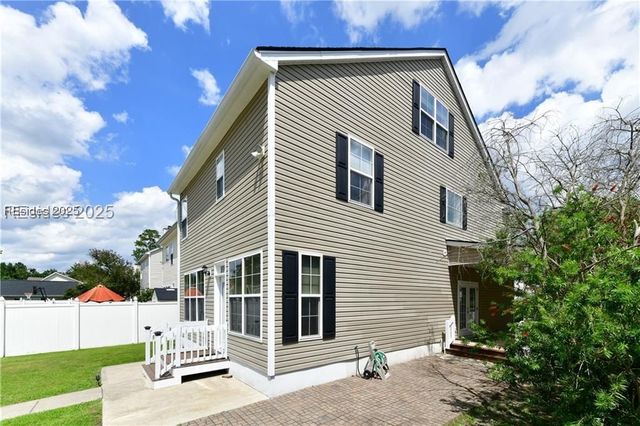 154 Regent Ave, Bluffton, SC 29910