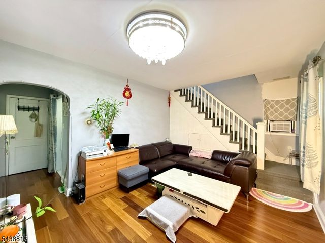 110 Randolph Ave, South Plainfield Boro, NJ 07080