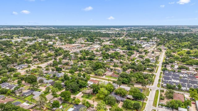 1916 Springrock Lane, Houston, TX 77080