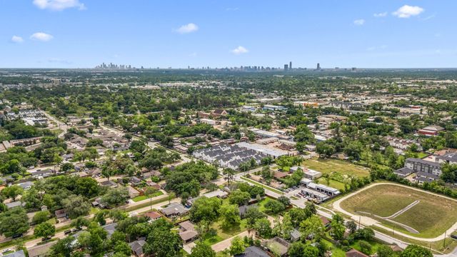 1916 Springrock Lane, Houston, TX 77080