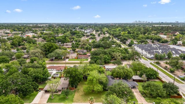 1916 Springrock Lane, Houston, TX 77080