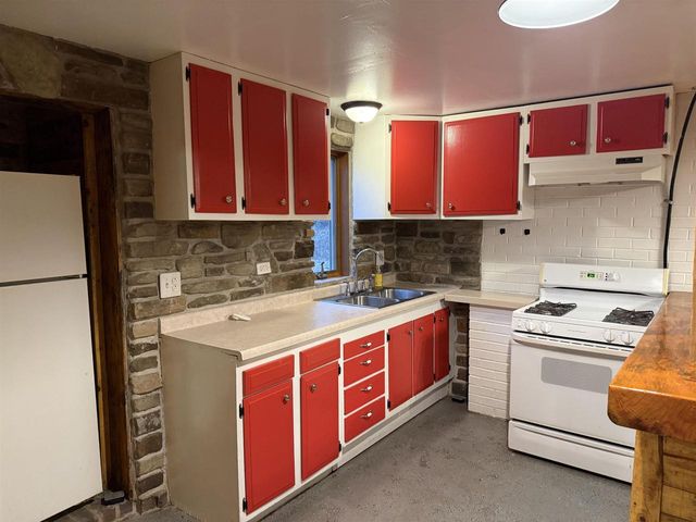 6170 SHERRIE LANE, Gillett, WI 54124