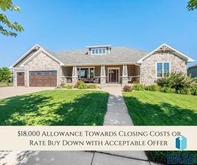 7317 S Elmstead Cir, Sioux Falls, SD 57108