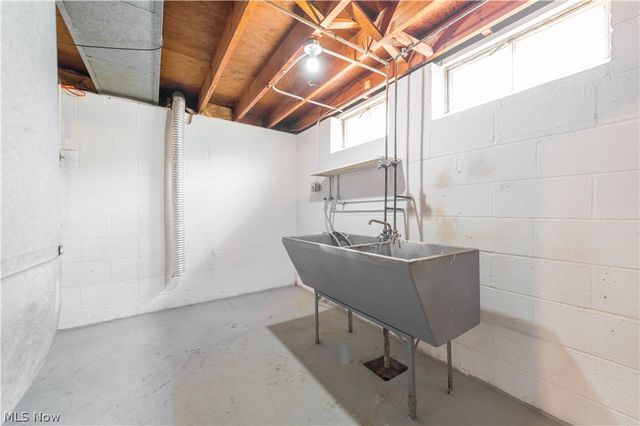 85 E 205th Street, Euclid, OH 44123