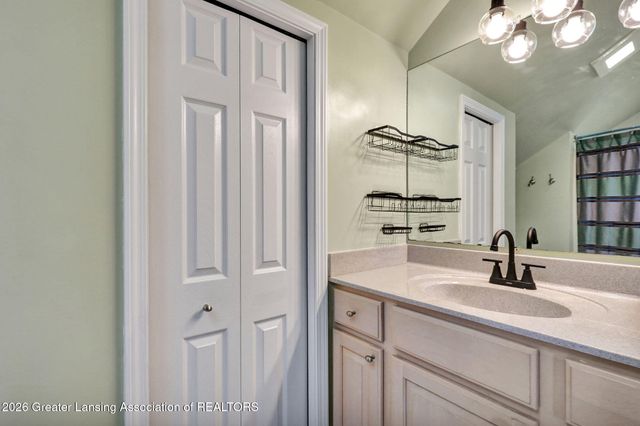 1375 Daylily, Holt, MI 48842