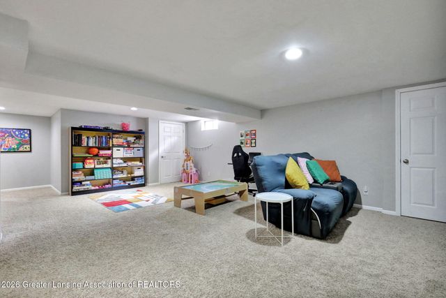 1375 Daylily, Holt, MI 48842