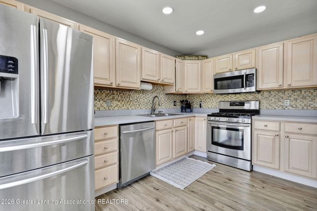 1375 Daylily, Holt, MI 48842