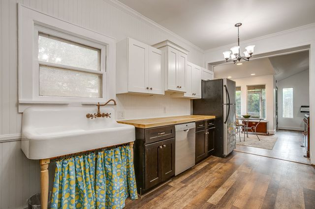 2119 Stanley Avenue, Fort Worth, TX 76110