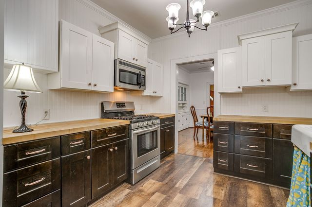 2119 Stanley Avenue, Fort Worth, TX 76110