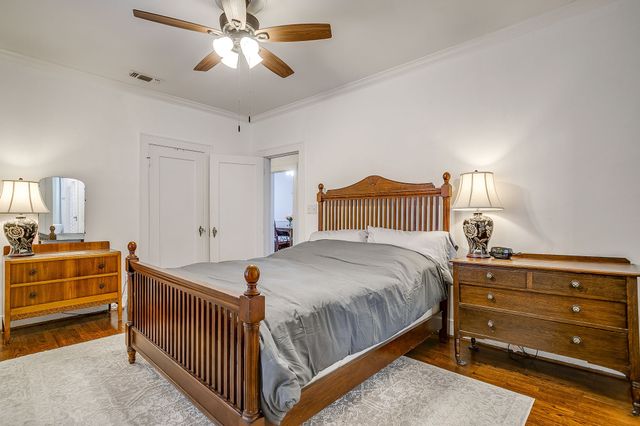 2119 Stanley Avenue, Fort Worth, TX 76110