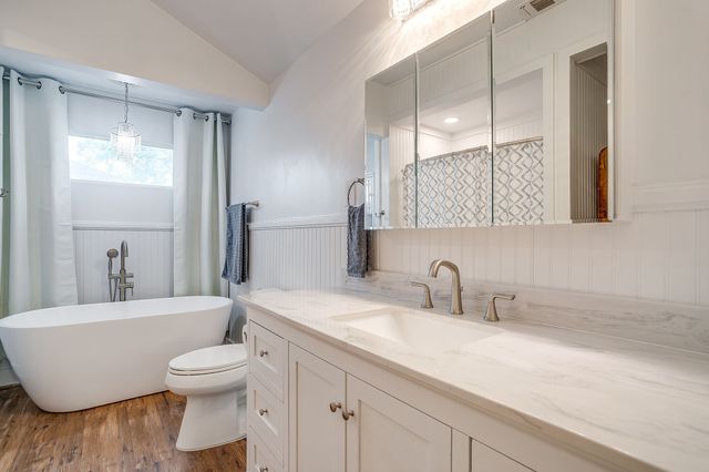 2119 Stanley Avenue, Fort Worth, TX 76110