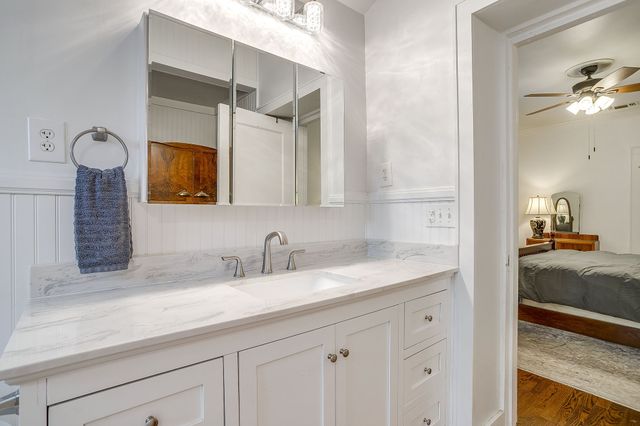 2119 Stanley Avenue, Fort Worth, TX 76110