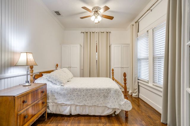 2119 Stanley Avenue, Fort Worth, TX 76110