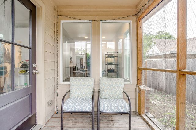 2119 Stanley Avenue, Fort Worth, TX 76110