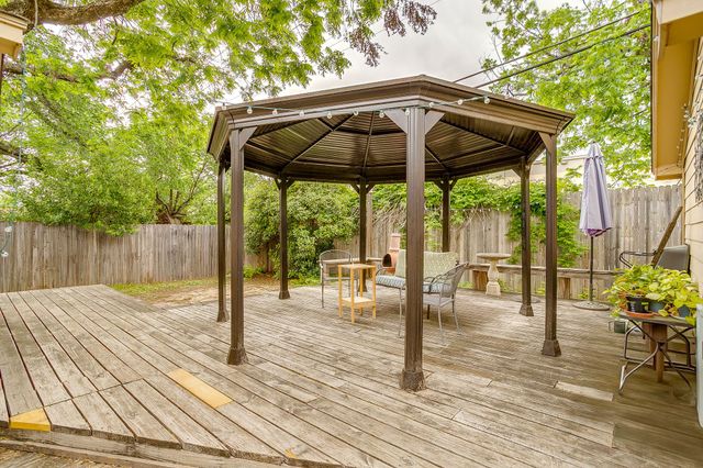 2119 Stanley Avenue, Fort Worth, TX 76110