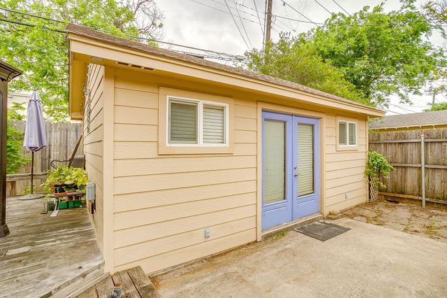 2119 Stanley Avenue, Fort Worth, TX 76110