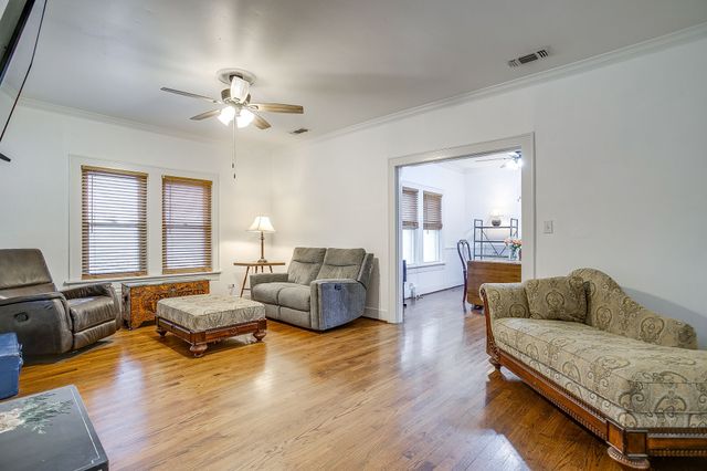 2119 Stanley Avenue, Fort Worth, TX 76110