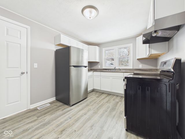 124 W Cross Street, Anderson, IN 46012