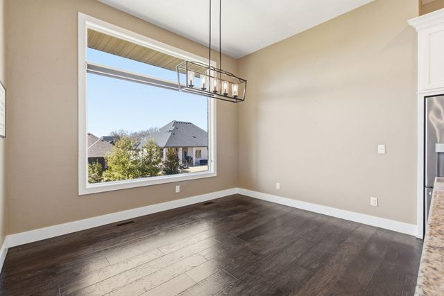 727 S Hickory Drive, Springfield, MO 65809