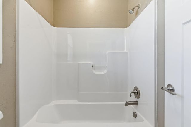 727 S Hickory Drive, Springfield, MO 65809