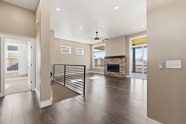 727 S Hickory Drive, Springfield, MO 65809