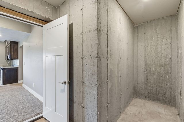 727 S Hickory Drive, Springfield, MO 65809