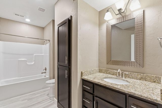 727 S Hickory Drive, Springfield, MO 65809