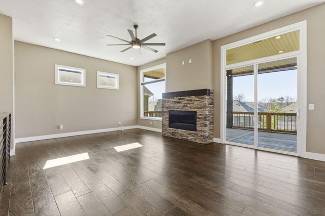 727 S Hickory Drive, Springfield, MO 65809