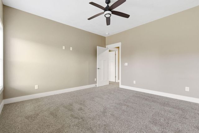 727 S Hickory Drive, Springfield, MO 65809