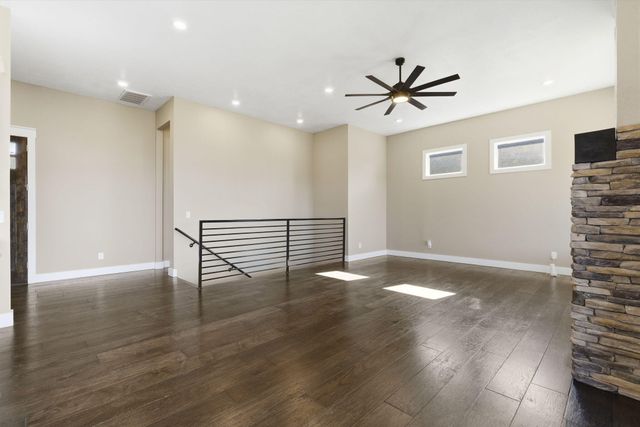 727 S Hickory Drive, Springfield, MO 65809