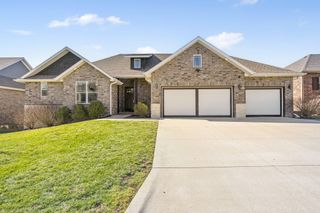 727 S Hickory Drive, Springfield, MO 65809