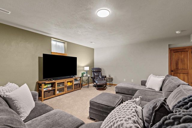 1928 TIMBERLINE DRIVE, Oshkosh, WI 54904