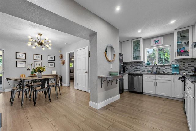 1560 NE 32ND Street, Oakland Park, FL 33334