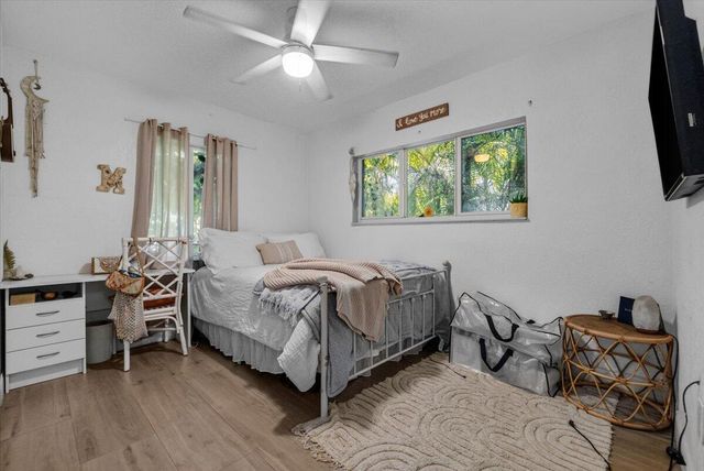 1560 NE 32ND Street, Oakland Park, FL 33334